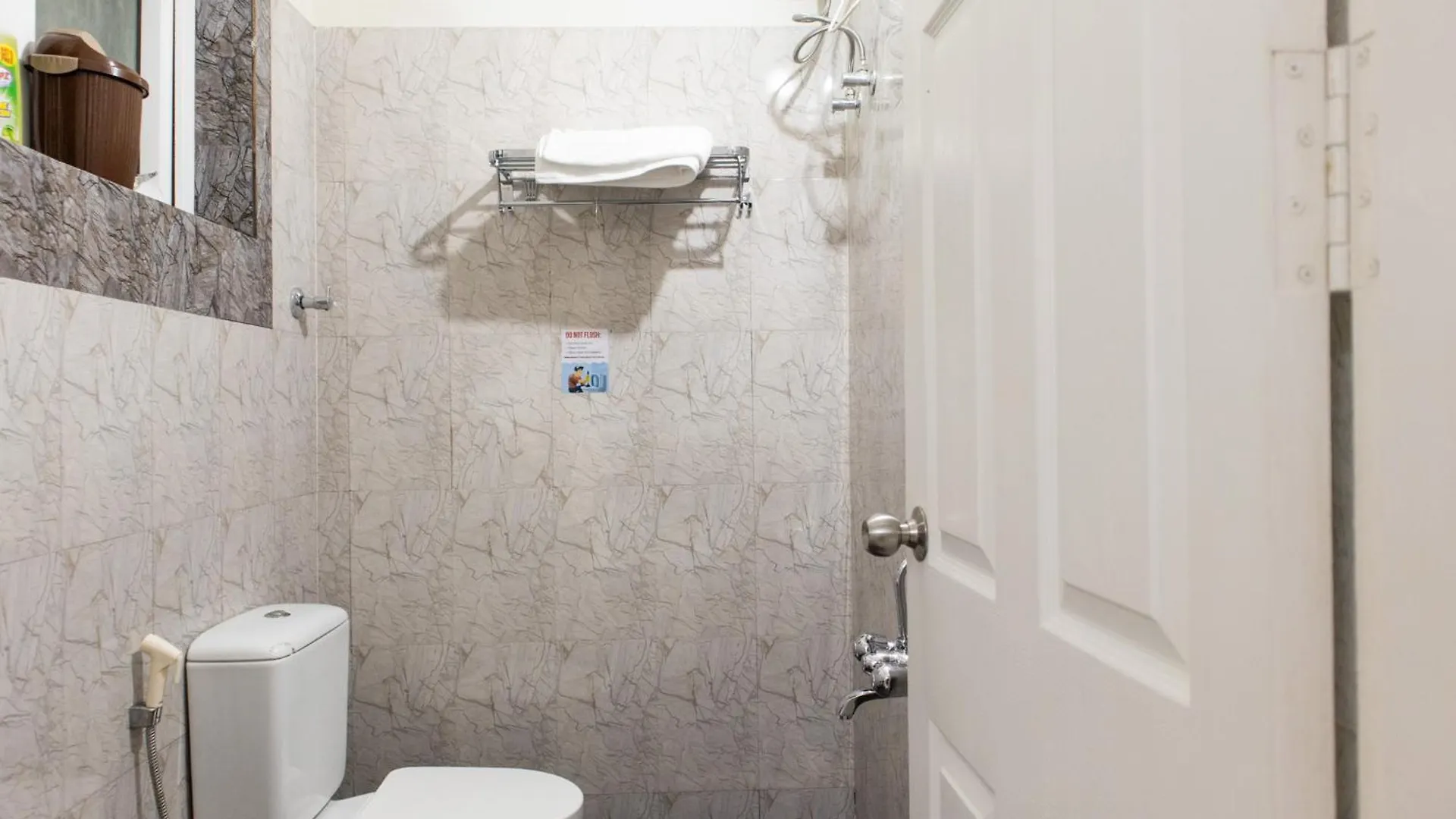 Dharshanam Ac Studio And 1Bhk Apartments Guruvāyūr